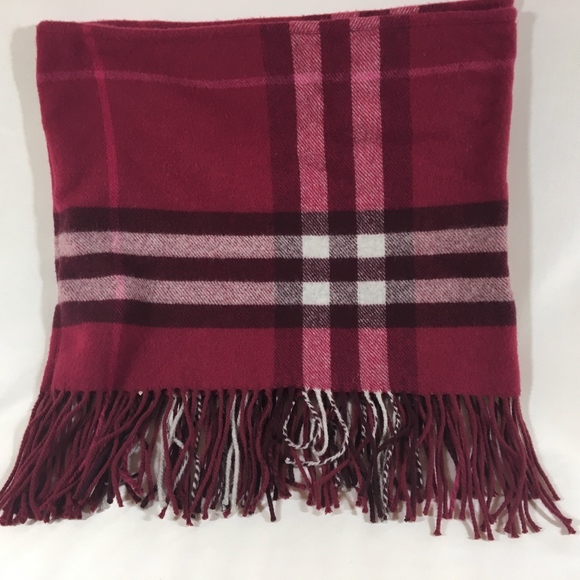 Burberry hat/scarf - Picture 3 of 4